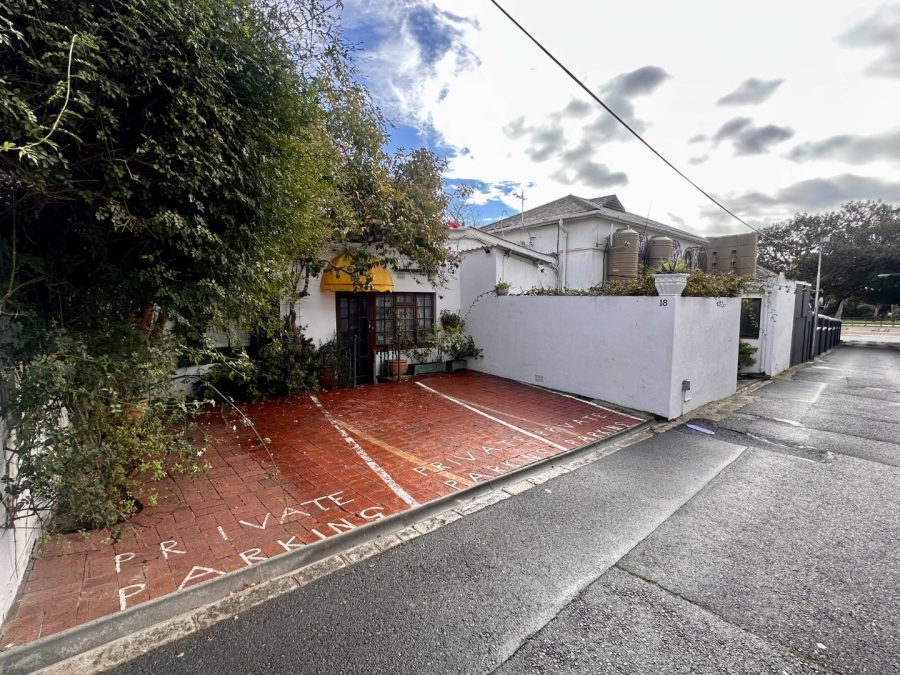 4 Bedroom Property for Sale in Green Point Western Cape